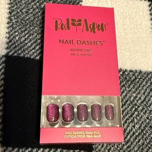 Red Aspen Nail Dashes